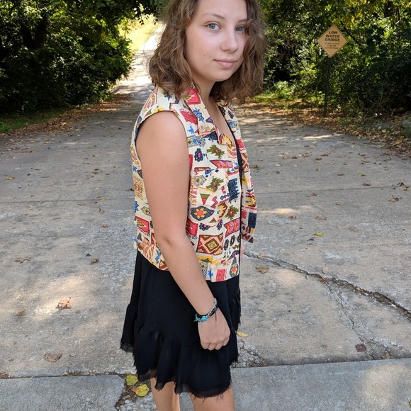 Vest - Picture 3 of 3